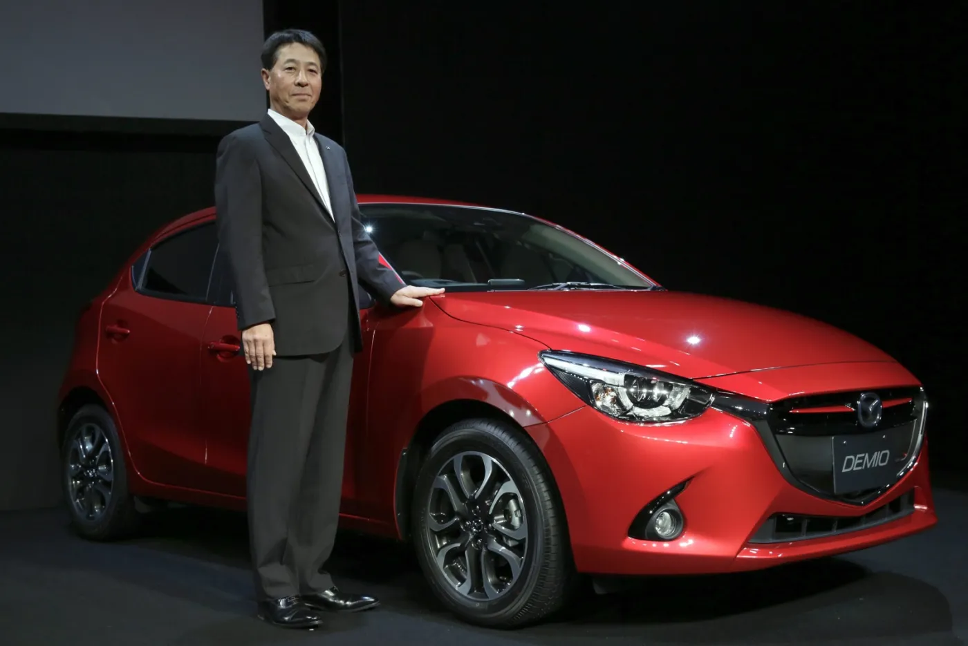 6834255-mazda-2.jpg