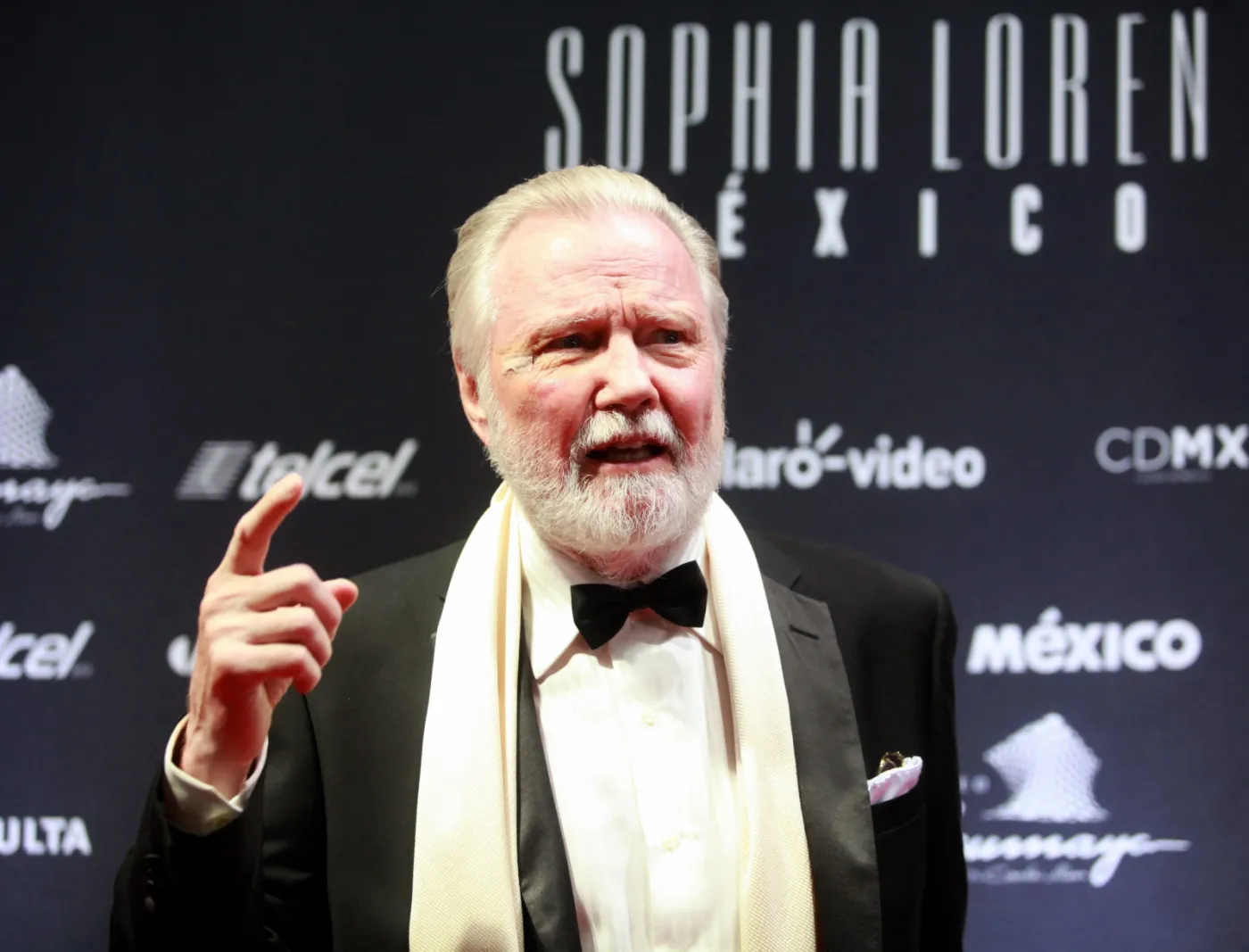 6836201-jon-voight.jpg