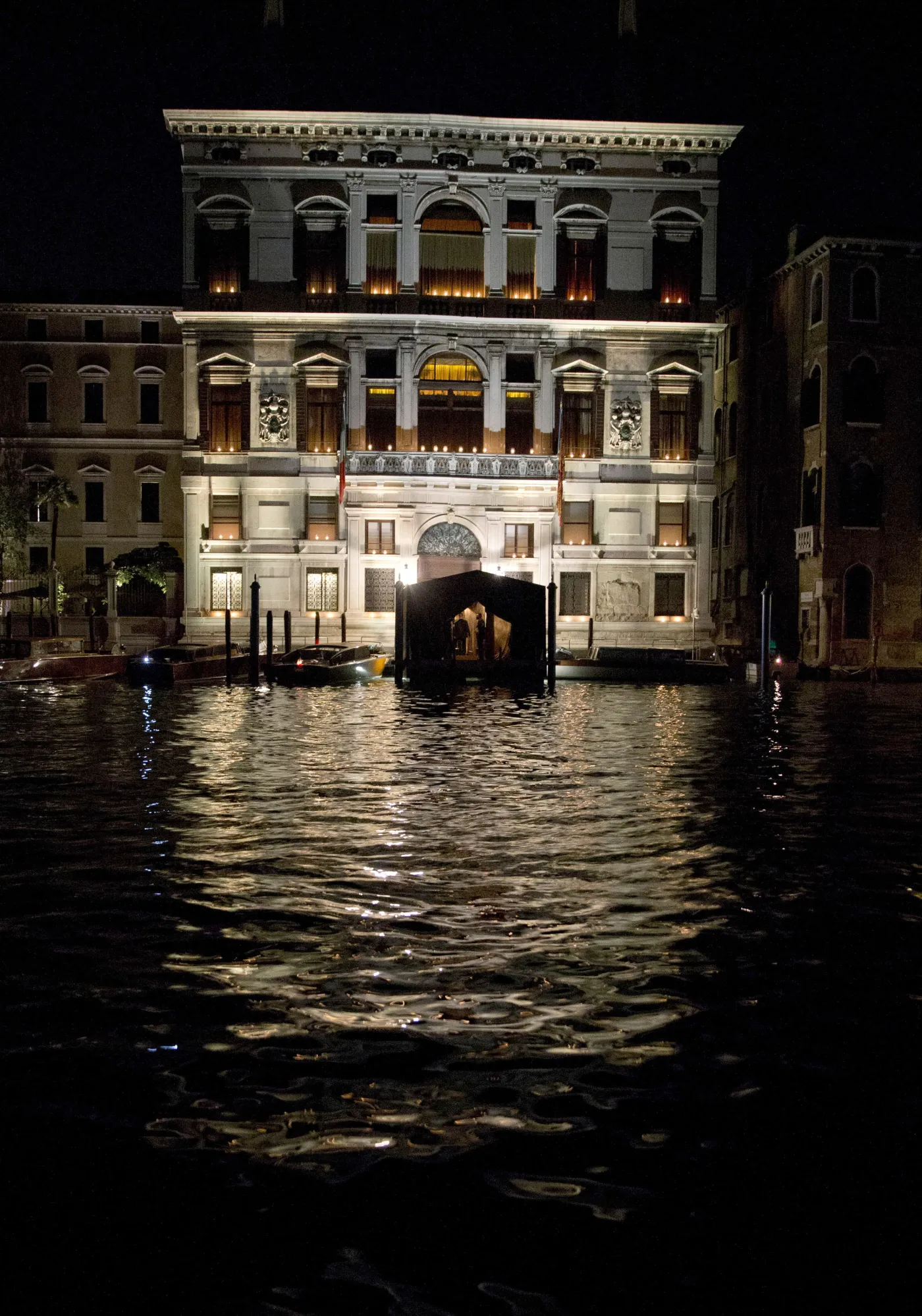 6867996-aman-hotel.jpg