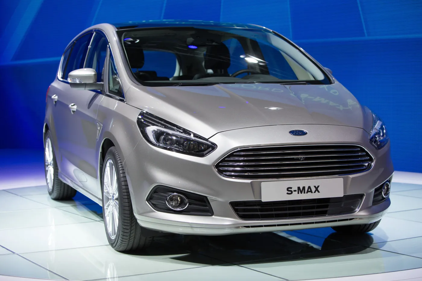 6906269-ford-s-max.jpg