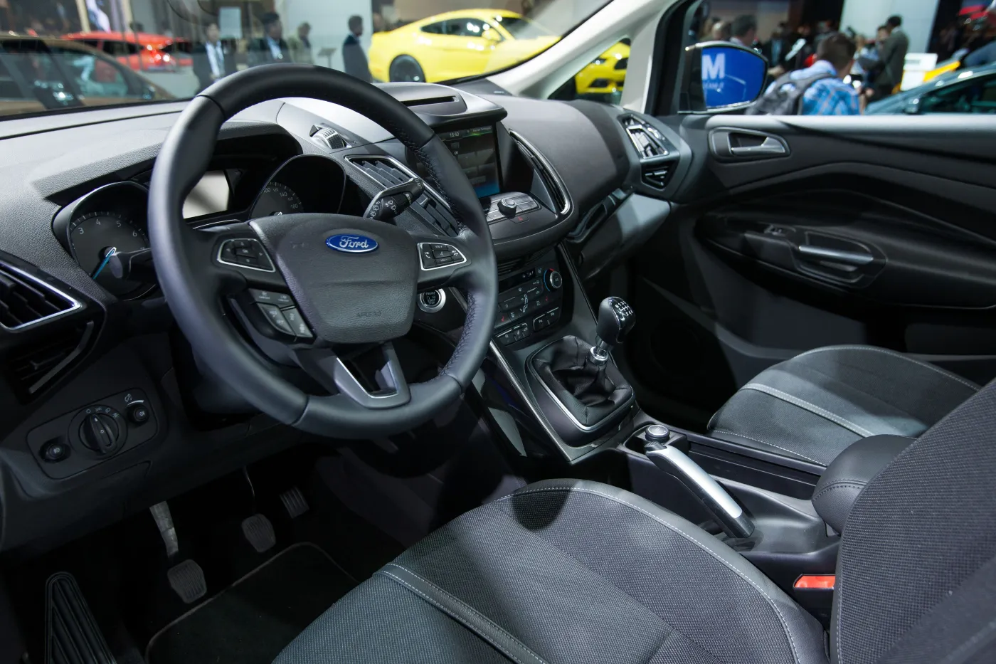 6906327-ford-s-max.jpg