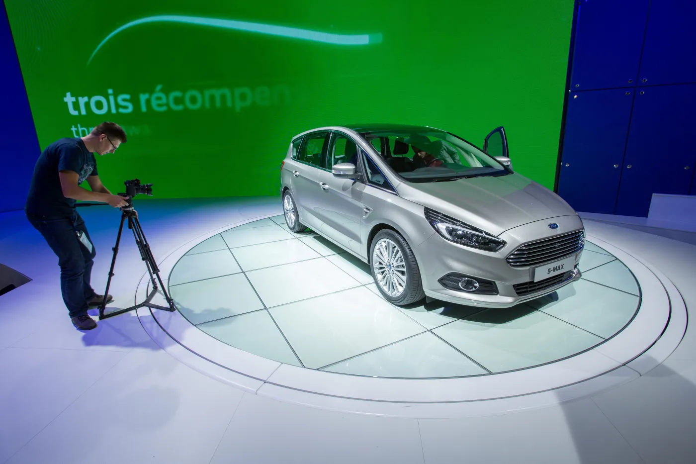 6906356-ford-s-max.jpg