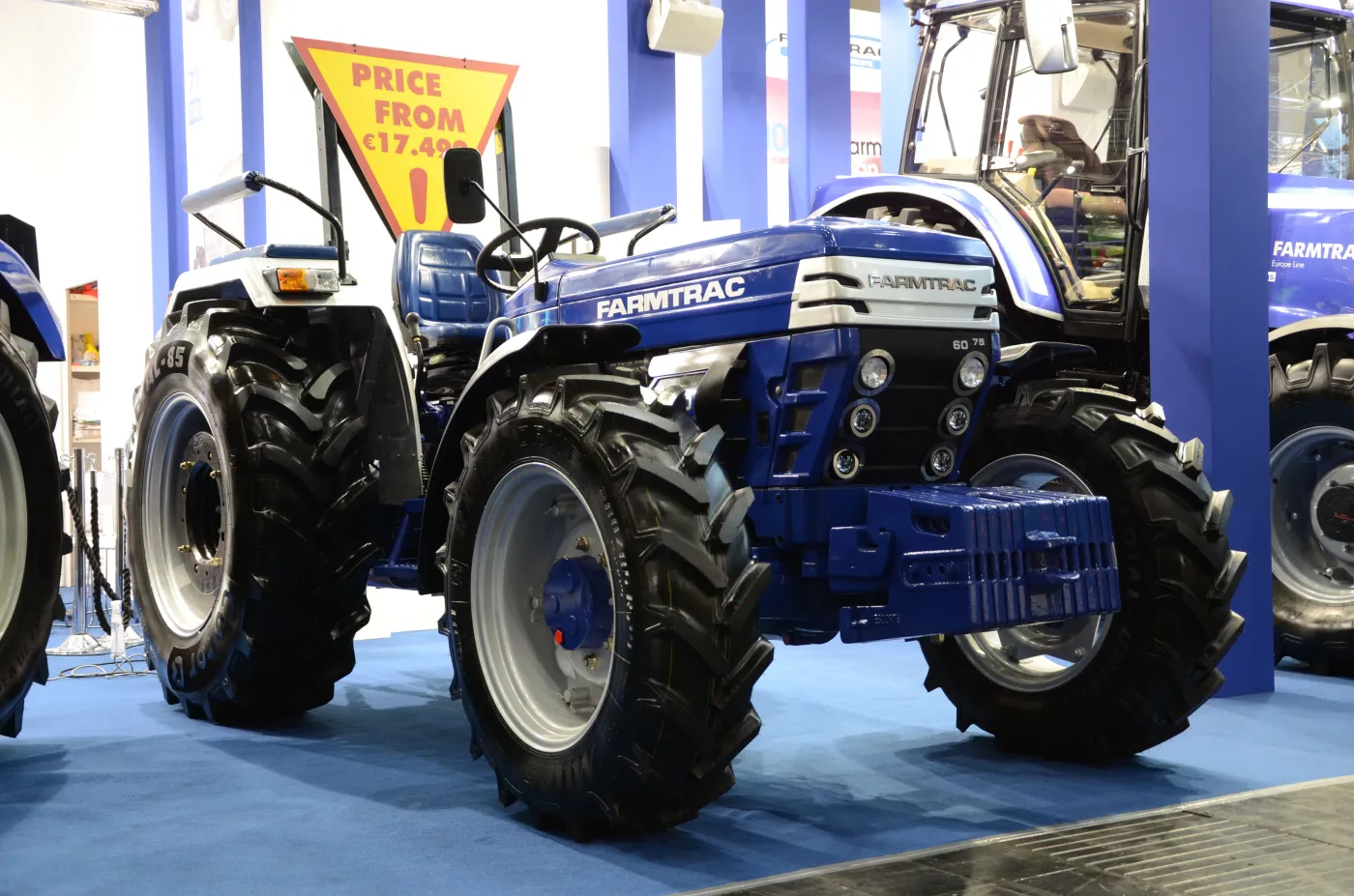 6936228-farmtrac.jpg