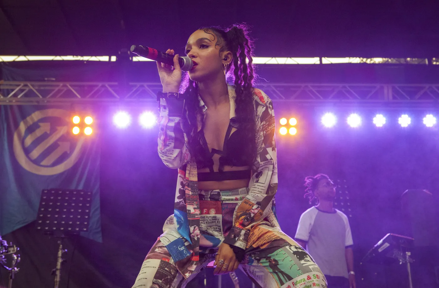 6970600-fka-twigs.jpg