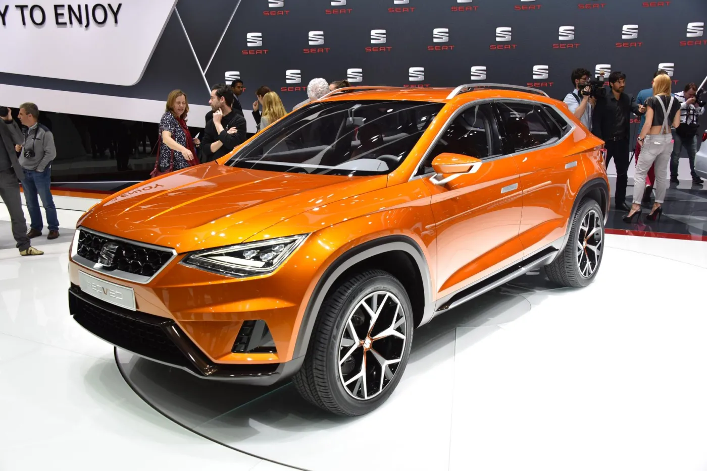 7497895-seat-20v20.jpg