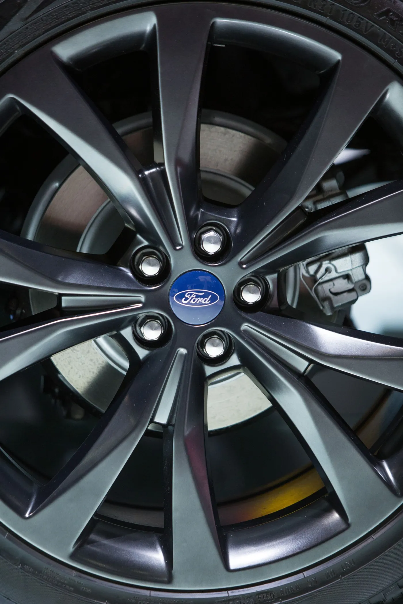 7518194-ford-edge.jpg