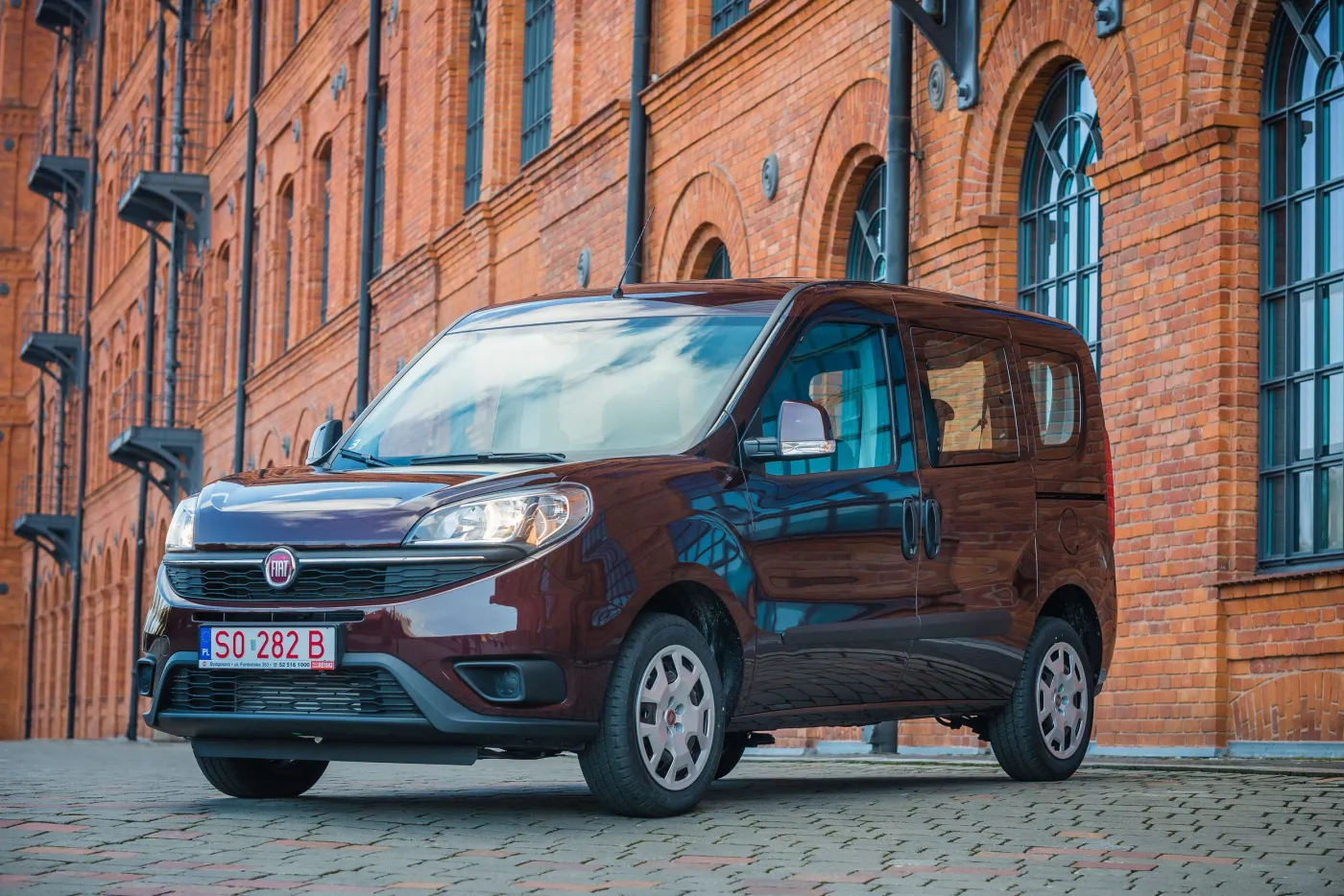 7550905-fiat-doblo.jpg