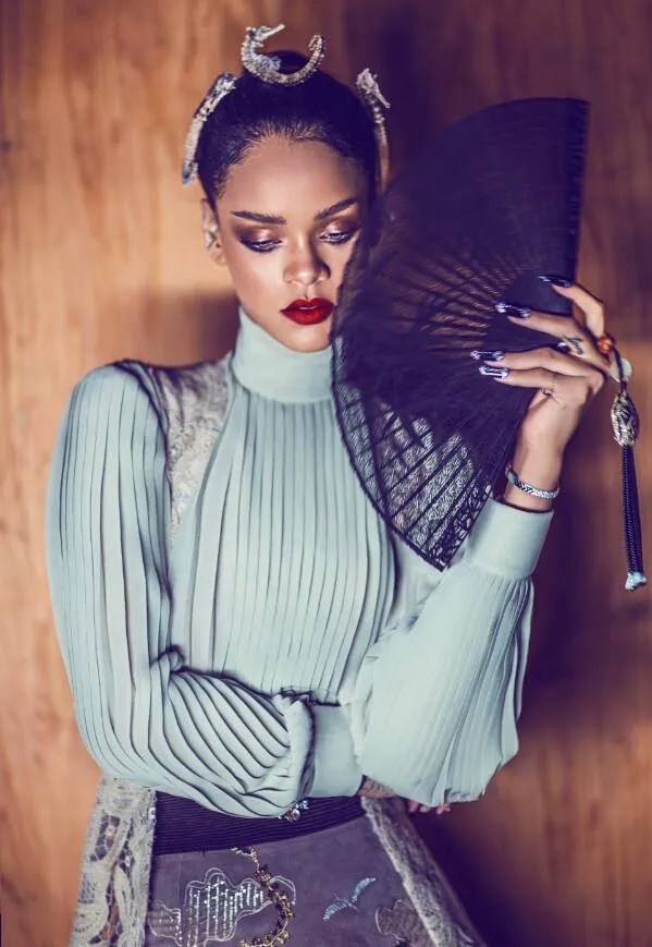 7604780-rihanna.jpg