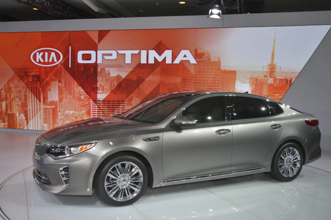 7612754-kia-optima.jpg