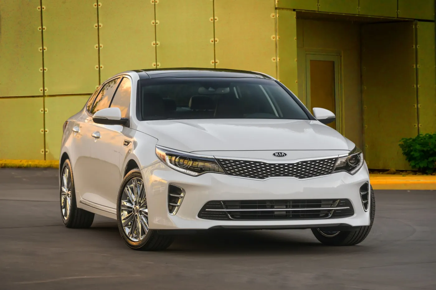7612983-kia-optima.jpg