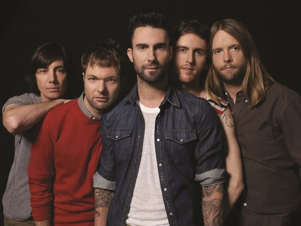 4398032-maroon-5.jpg