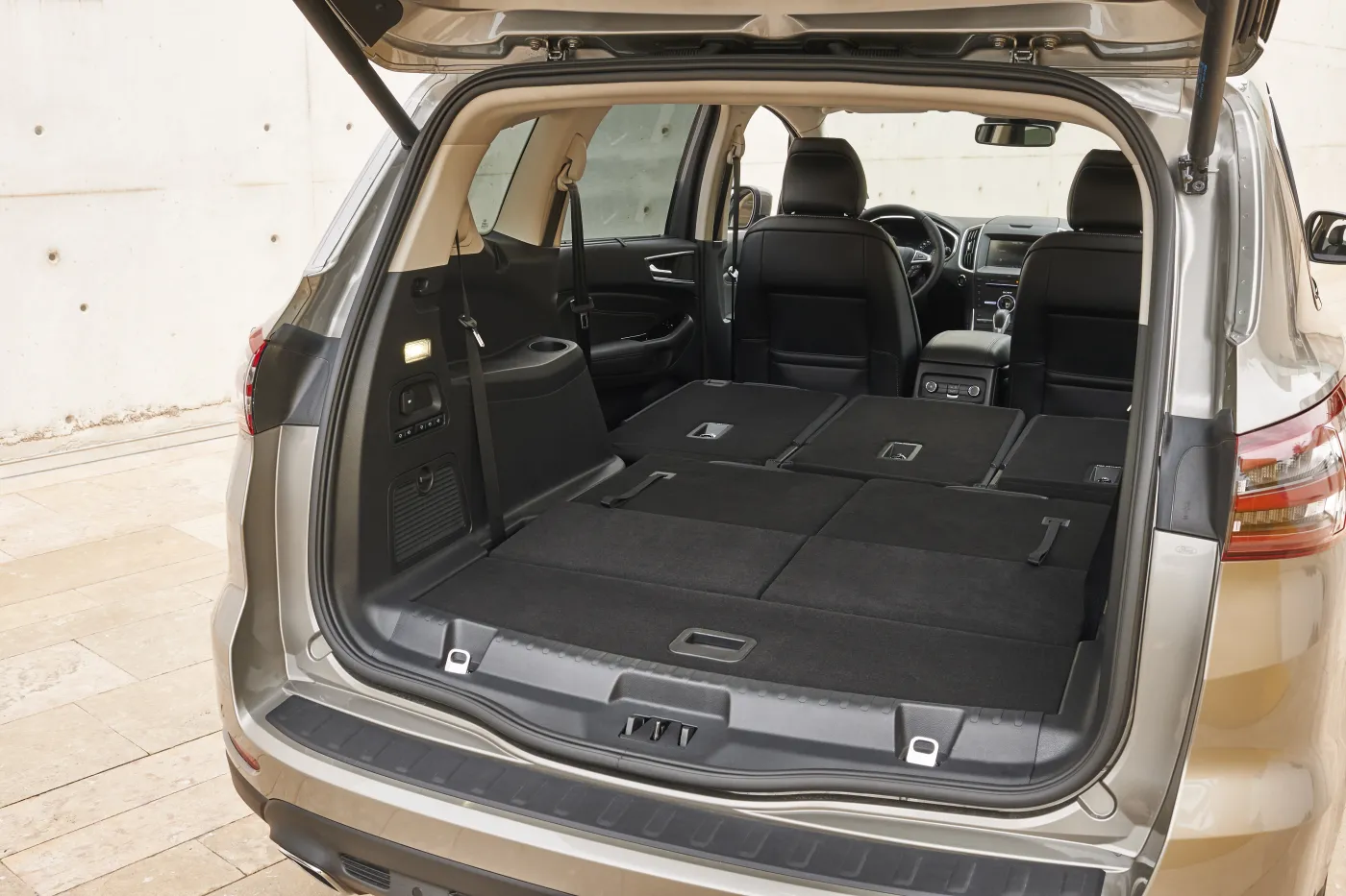 7691471-ford-s-max.jpg