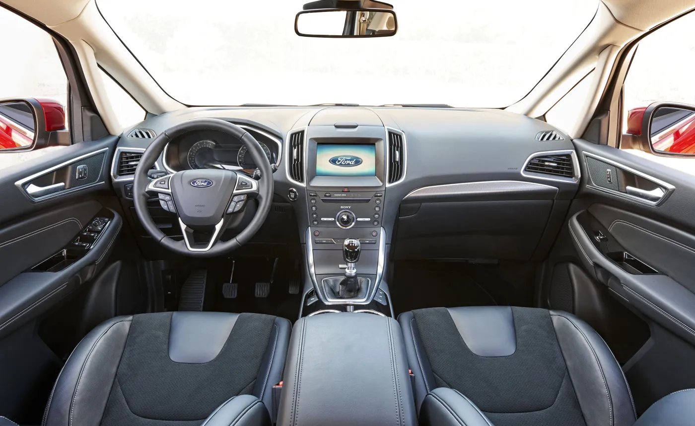 7691687-ford-s-max.jpg
