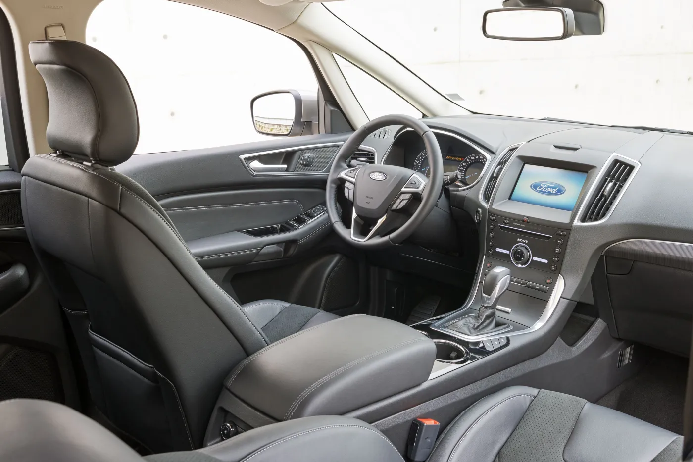 7691773-ford-s-max.jpg