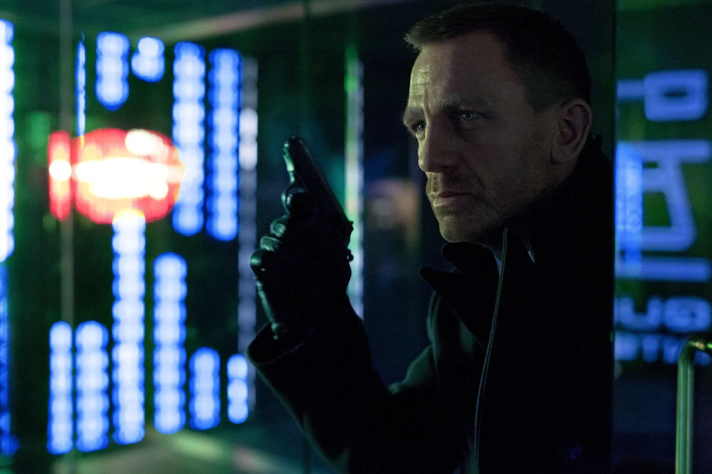 4184810-skyfall.jpg