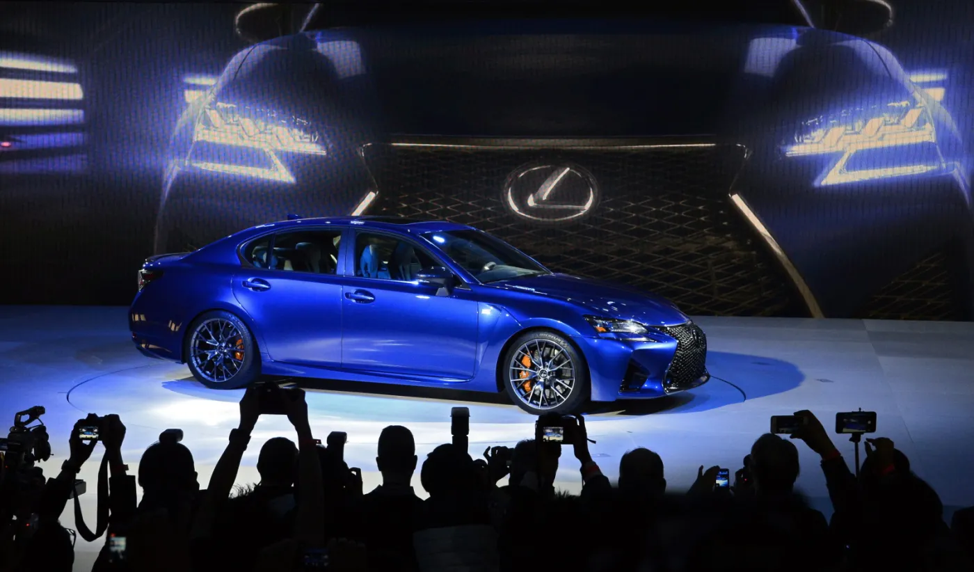7305103-lexus-gs-f.jpg