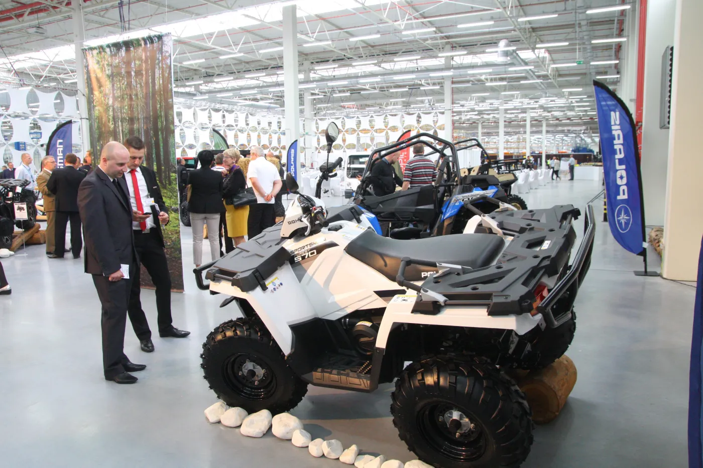 7403212-polaris.jpg