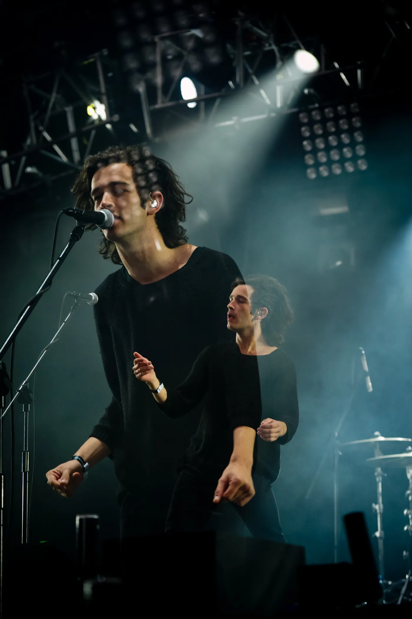 6431324-the-1975.jpg