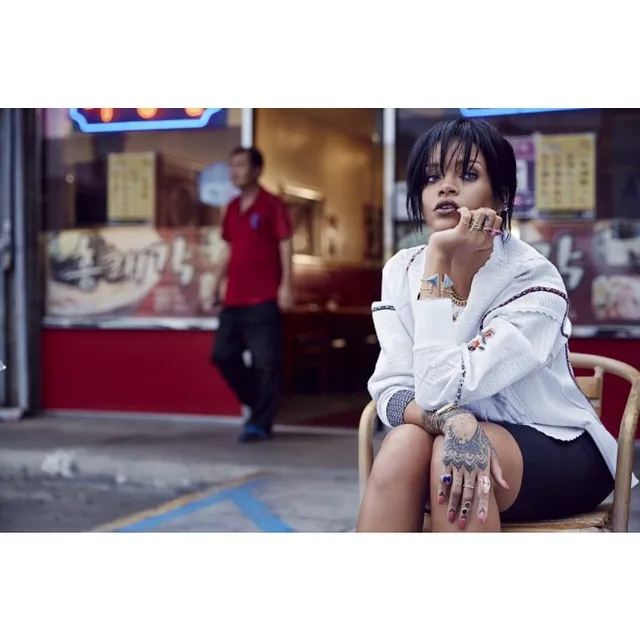 7435492-rihanna.jpg