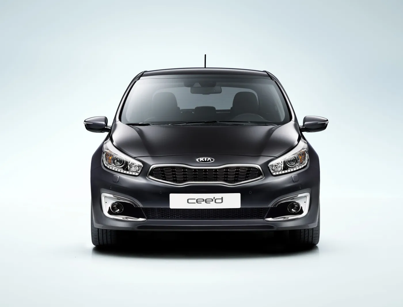 7928172-kia-cee-d.jpg