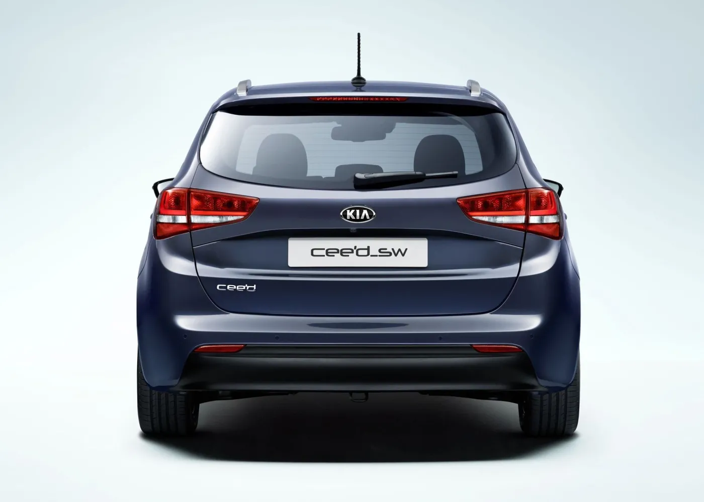 7929770-kia-cee-d.jpg