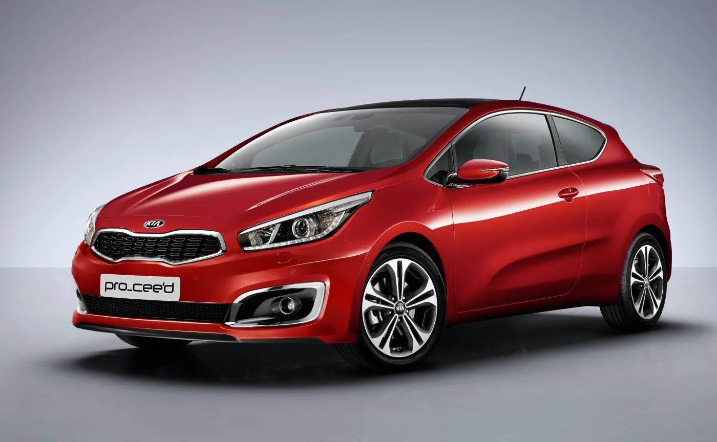 7929830-kia-cee-d.jpg