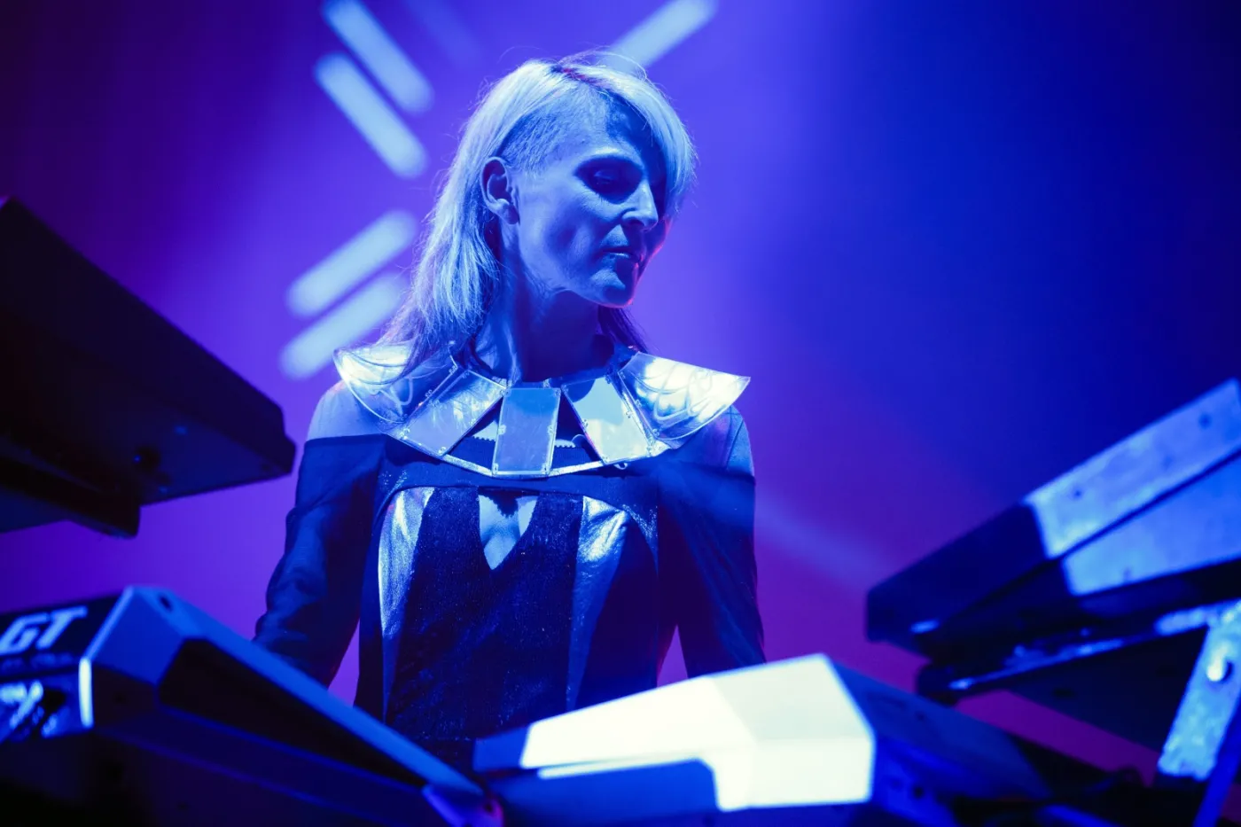 8013554-faithless.jpg