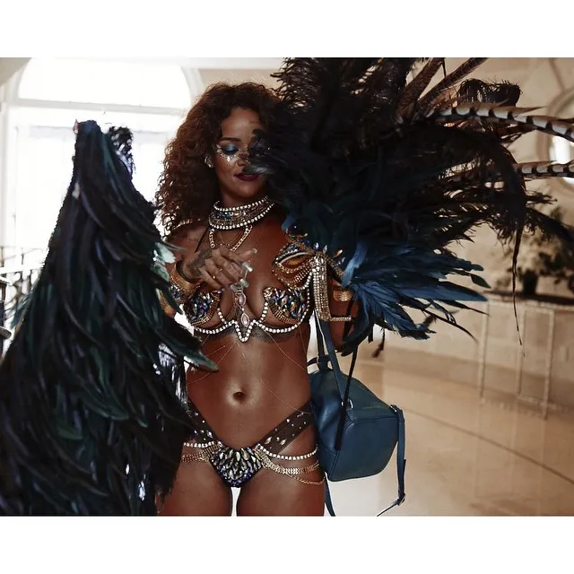 8050913-rihanna.jpg