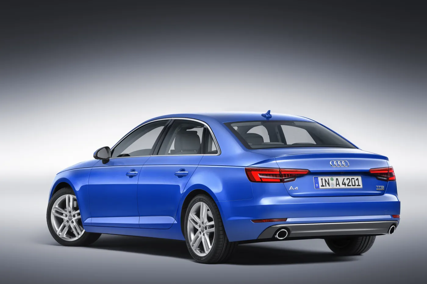 7922120-audi-a4-2.jpg
