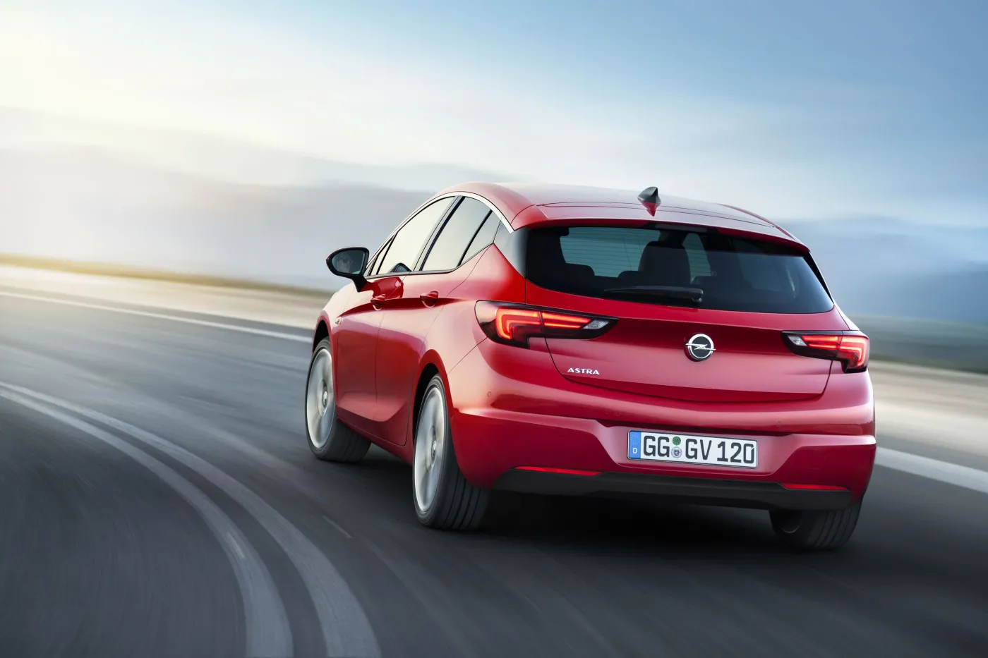 7831955-opel-astra.jpg
