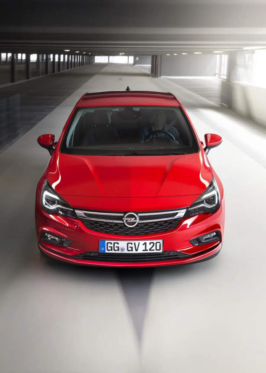 7831985-opel-astra.jpg