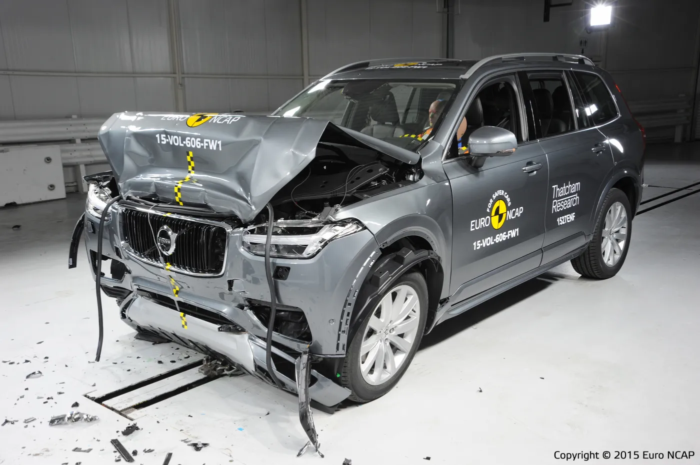 8162873-volvo-xc90.jpg