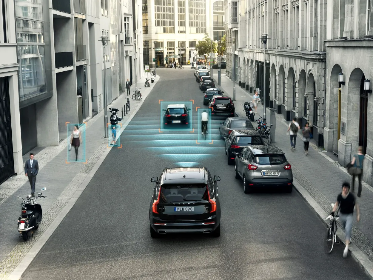 8163297-volvo-xc90.jpg