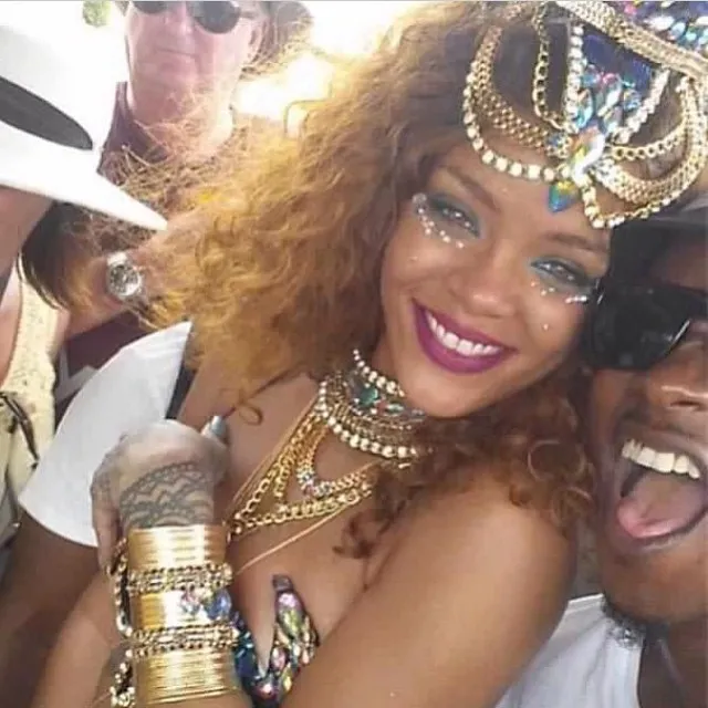 8051620-rihanna.jpg