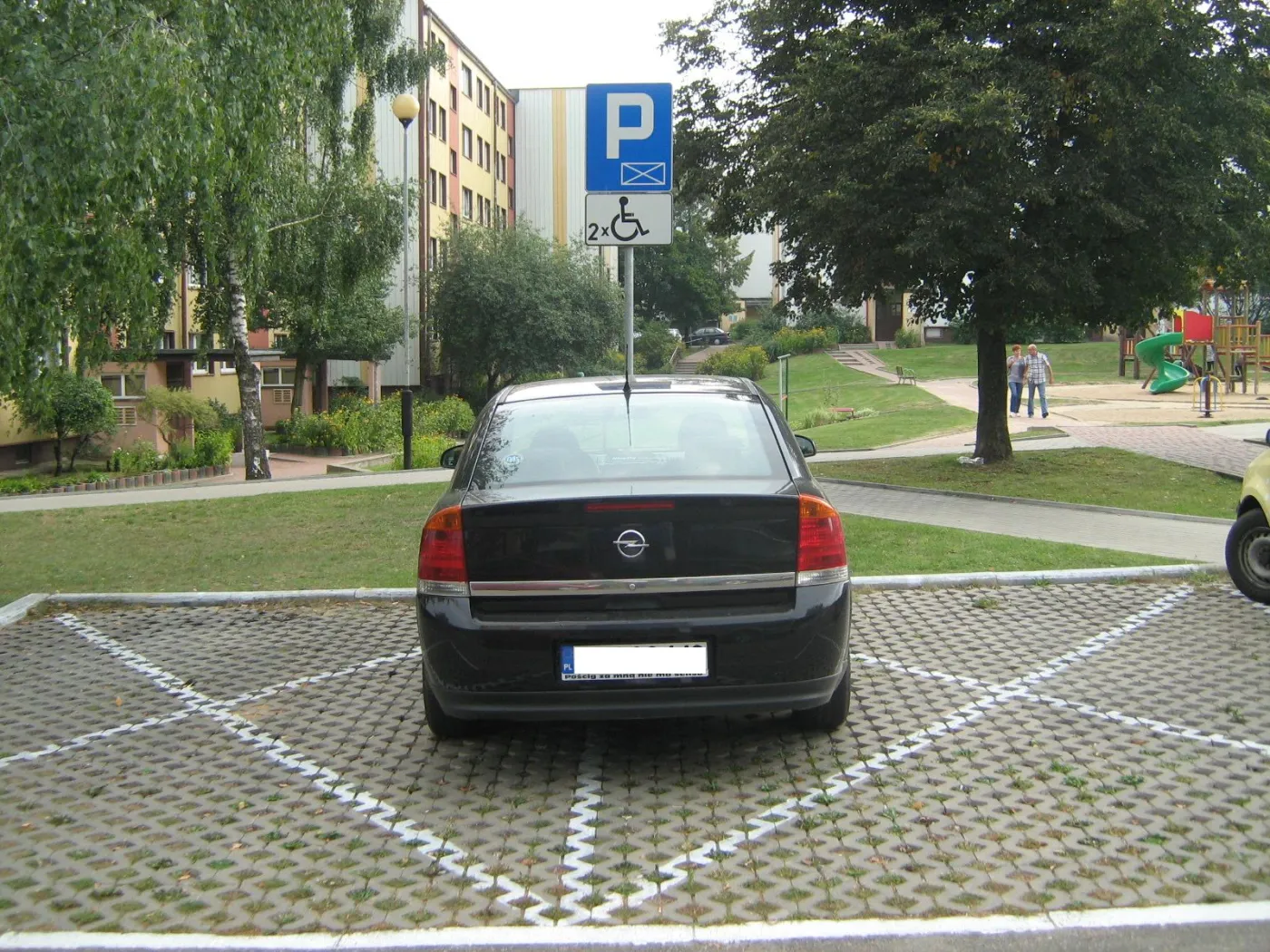 Niewiarygodne... Tak Polacy parkują samochody. ZDJĘCIA straży miejskiej