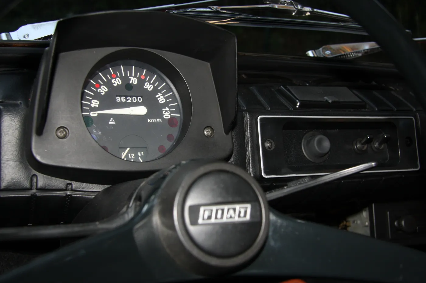 7838652-fiat-126p.jpeg