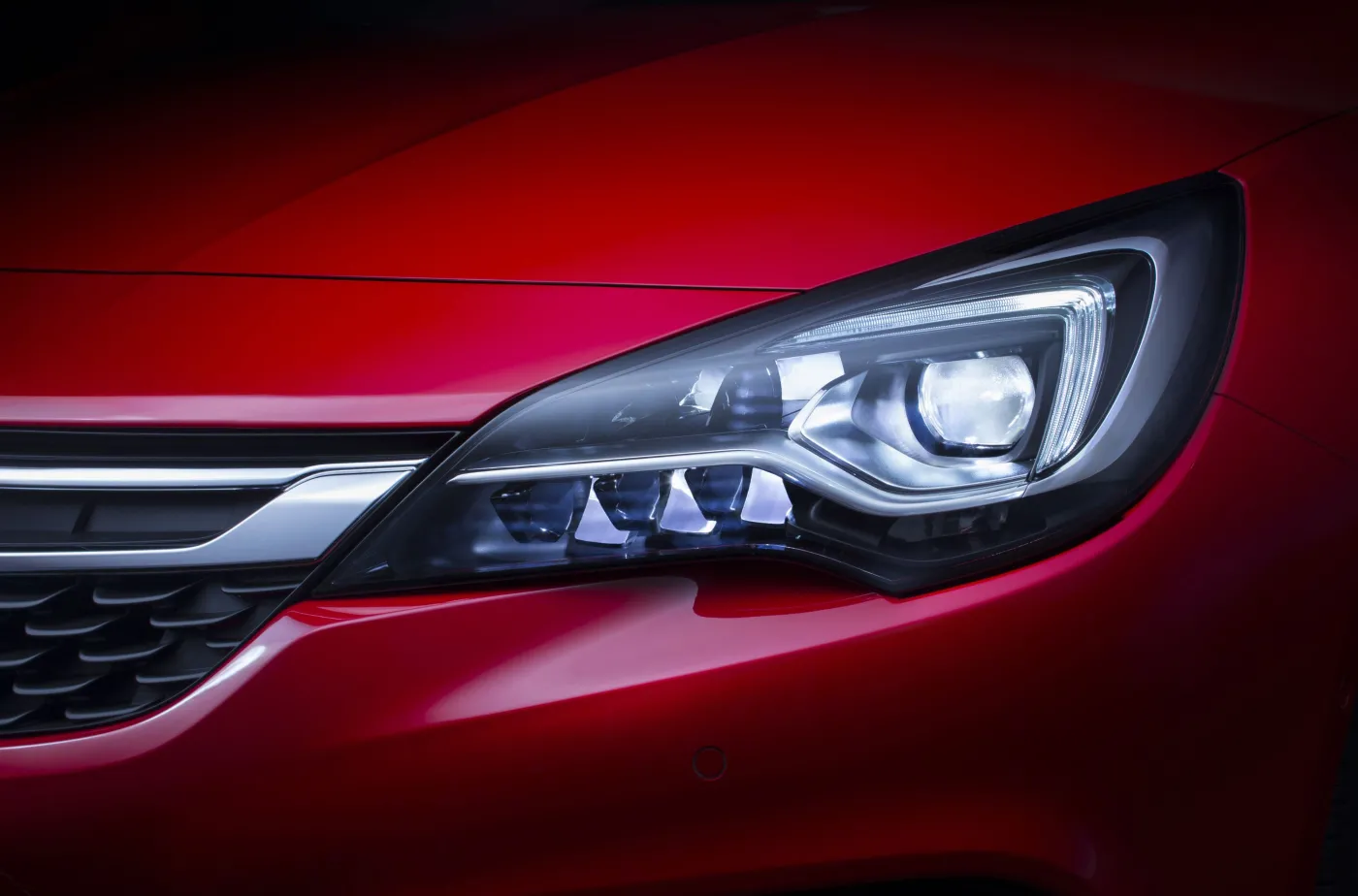 7831865-opel-astra.jpg