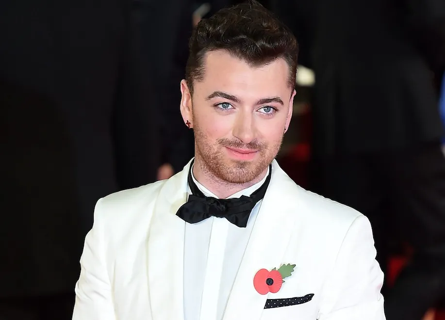Sam Smith musi ściskać jądra, by śpiewać dla Bonda