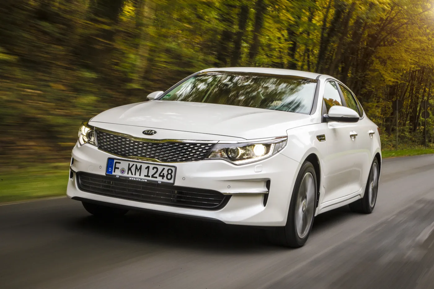 8390718-kia-optima.jpg