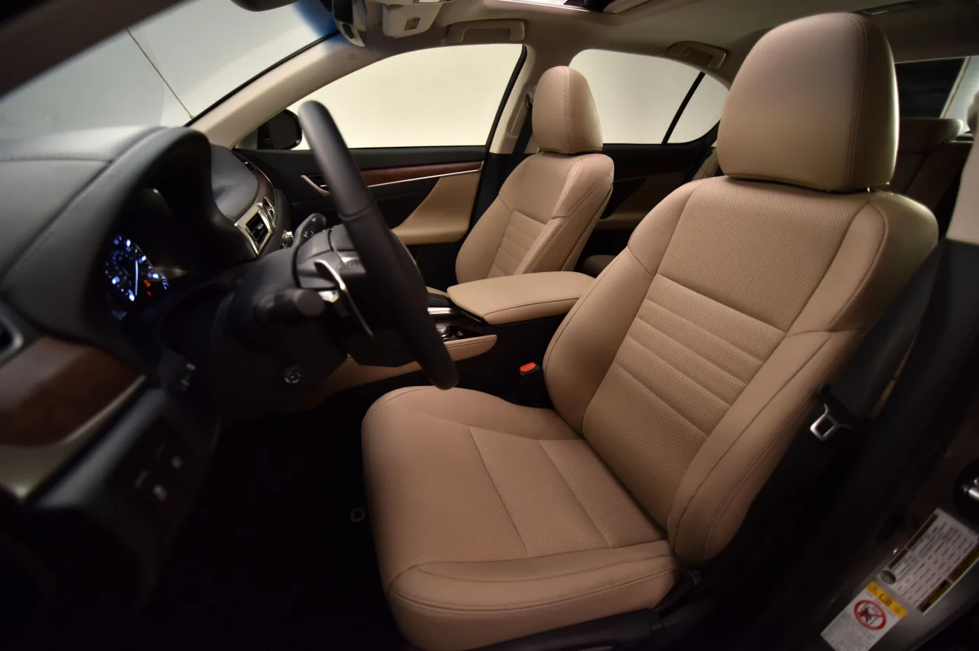 8396155-lexus-gs.jpg