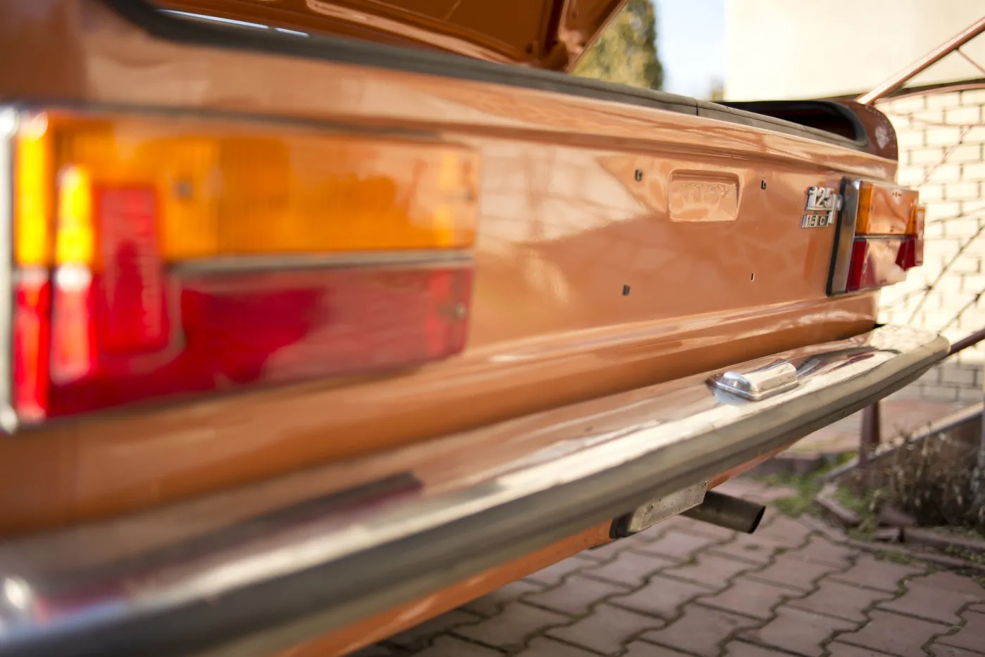 8409741-fiat-125p.jpg