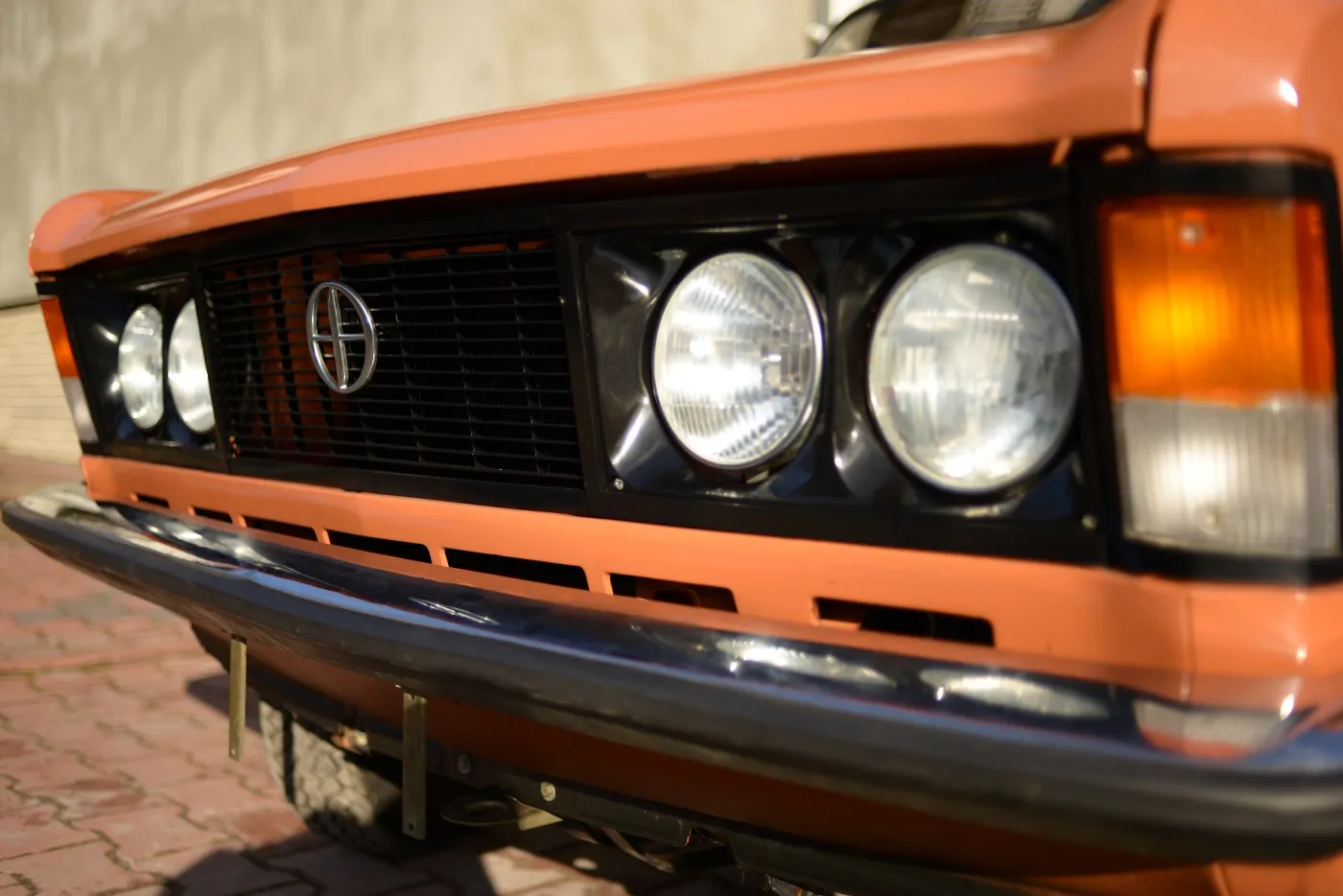 8410140-fiat-125p.jpg
