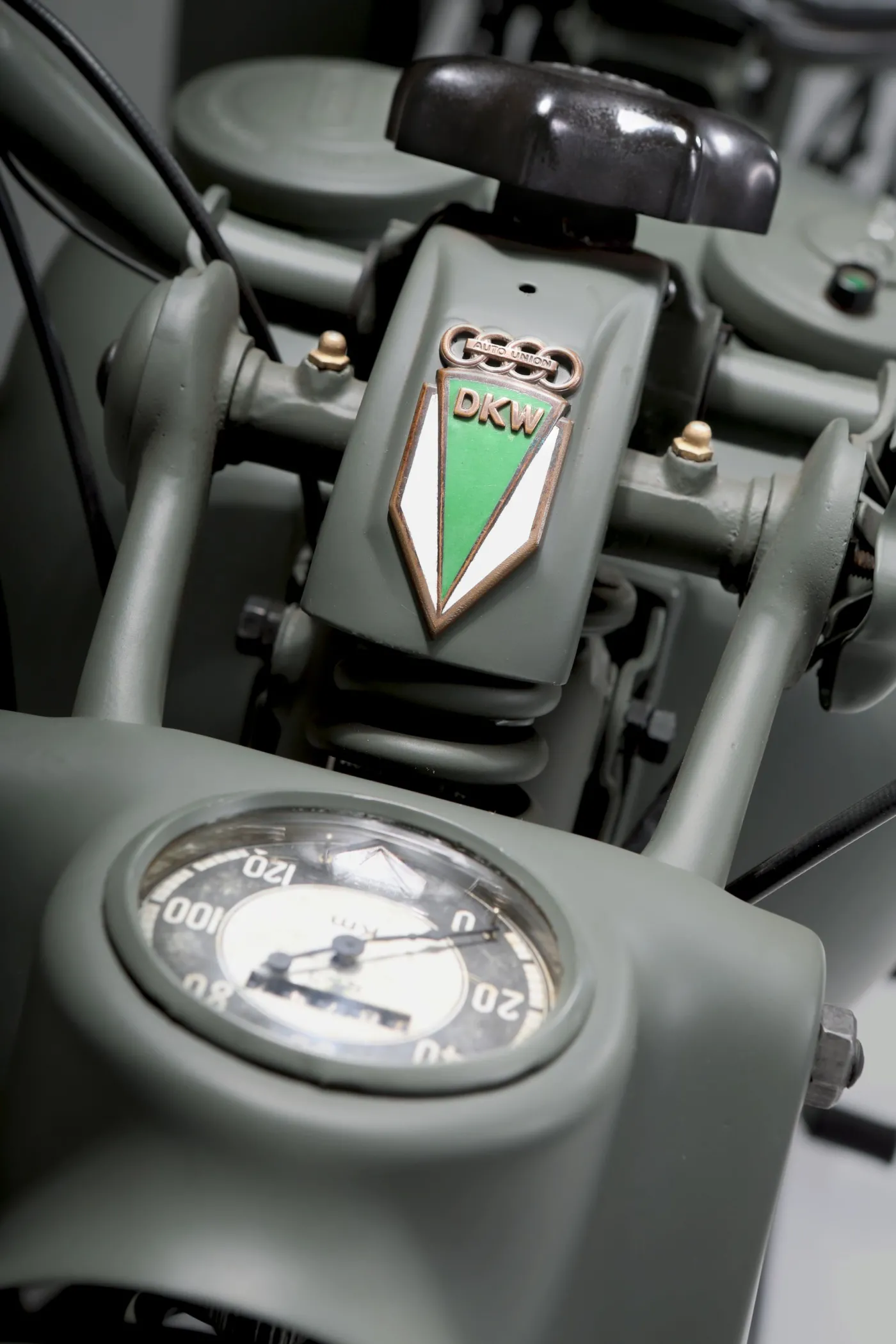 8463538-dkw-nz-250.jpg