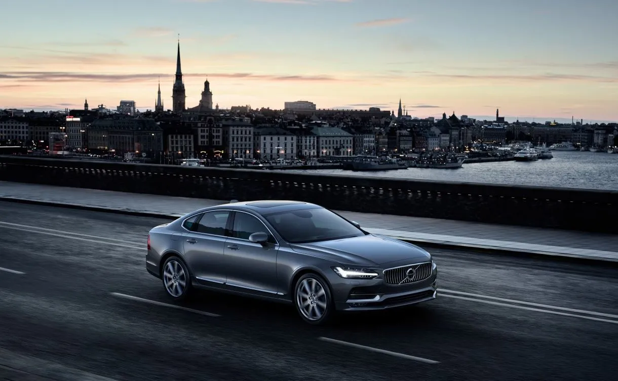 8493450-volvo-s90.jpg