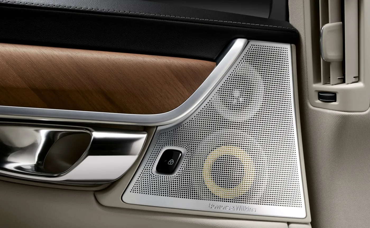 8493481-volvo-s90.jpg