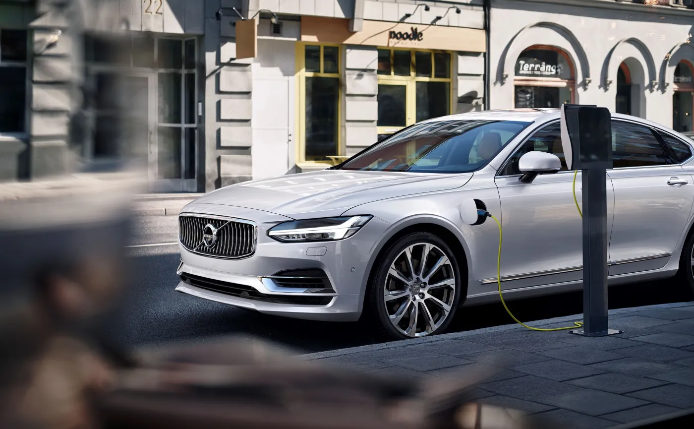 8493322-volvo-s90.jpg