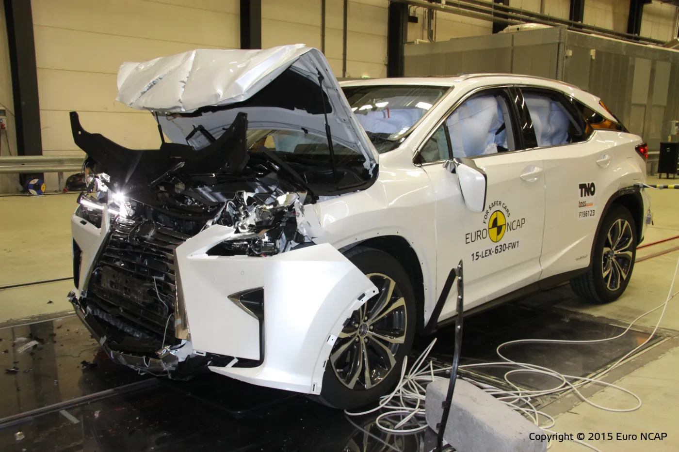 8501864-lexus-rx.jpg