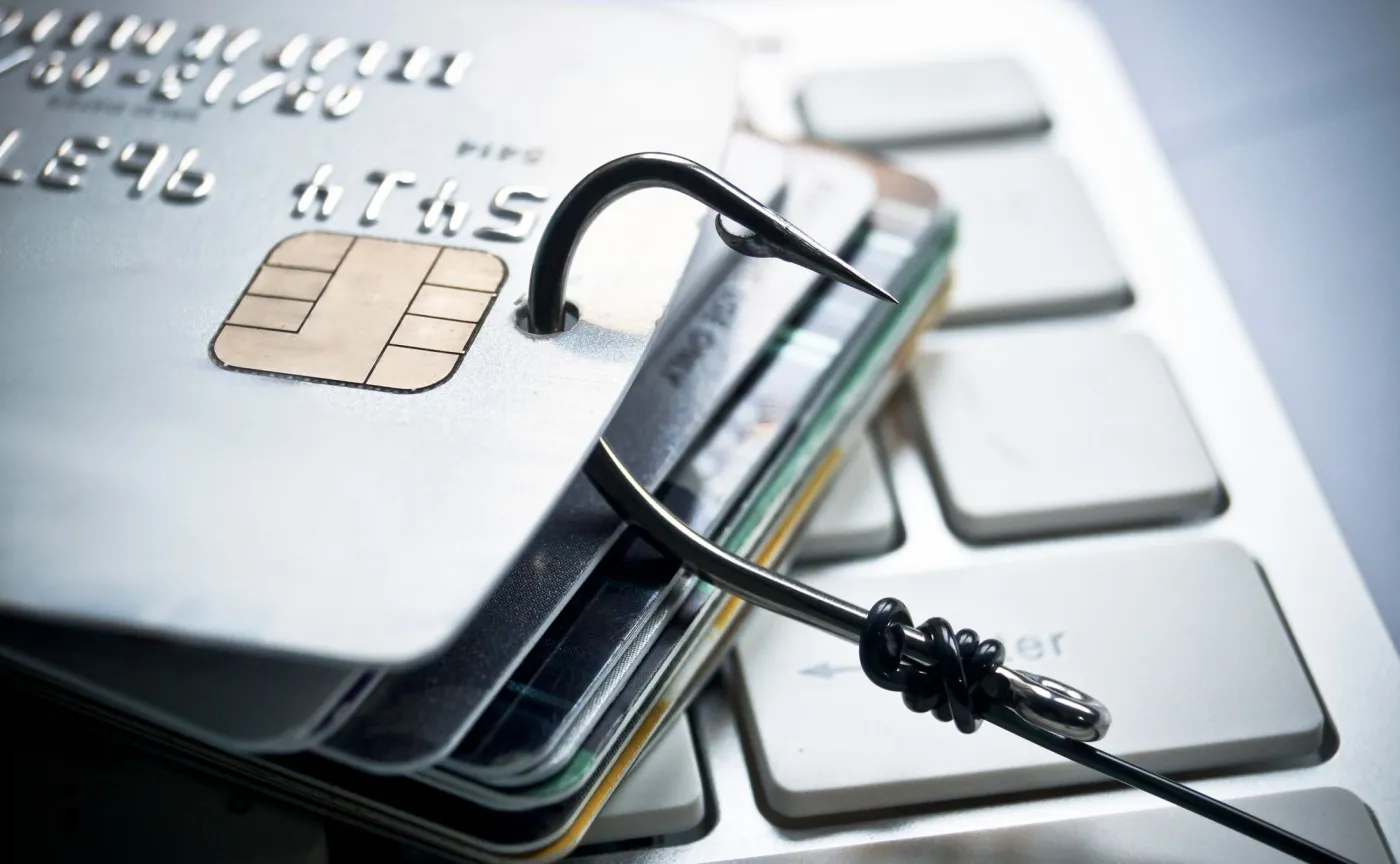 "Prosimy się zalogować! Podaj hasło...". Jak działa PHISHING? Jak nie dać się nabrać?