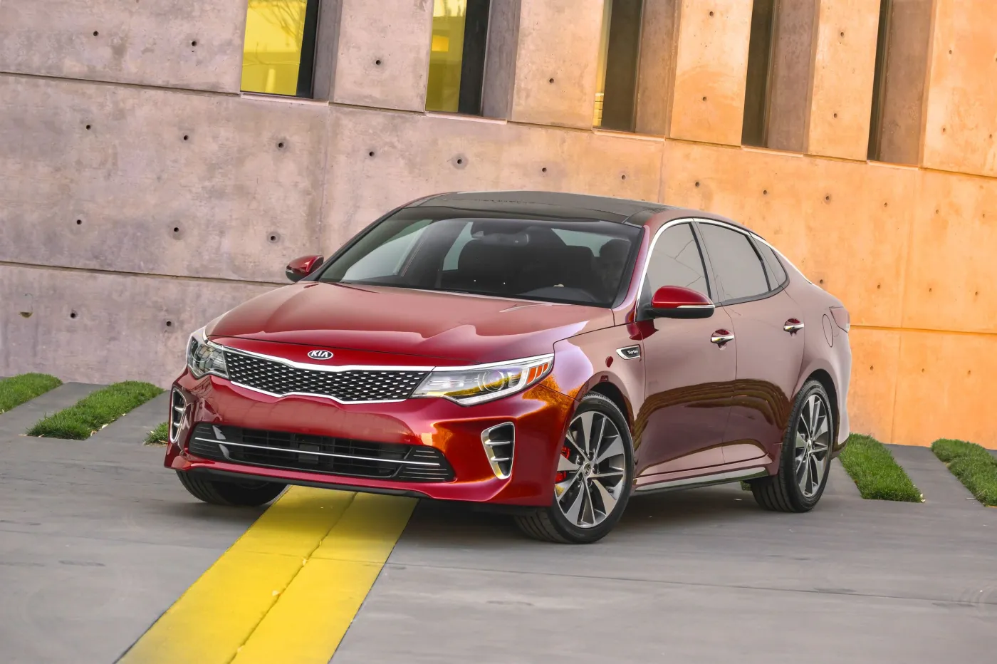 7613331-kia-optima.jpg