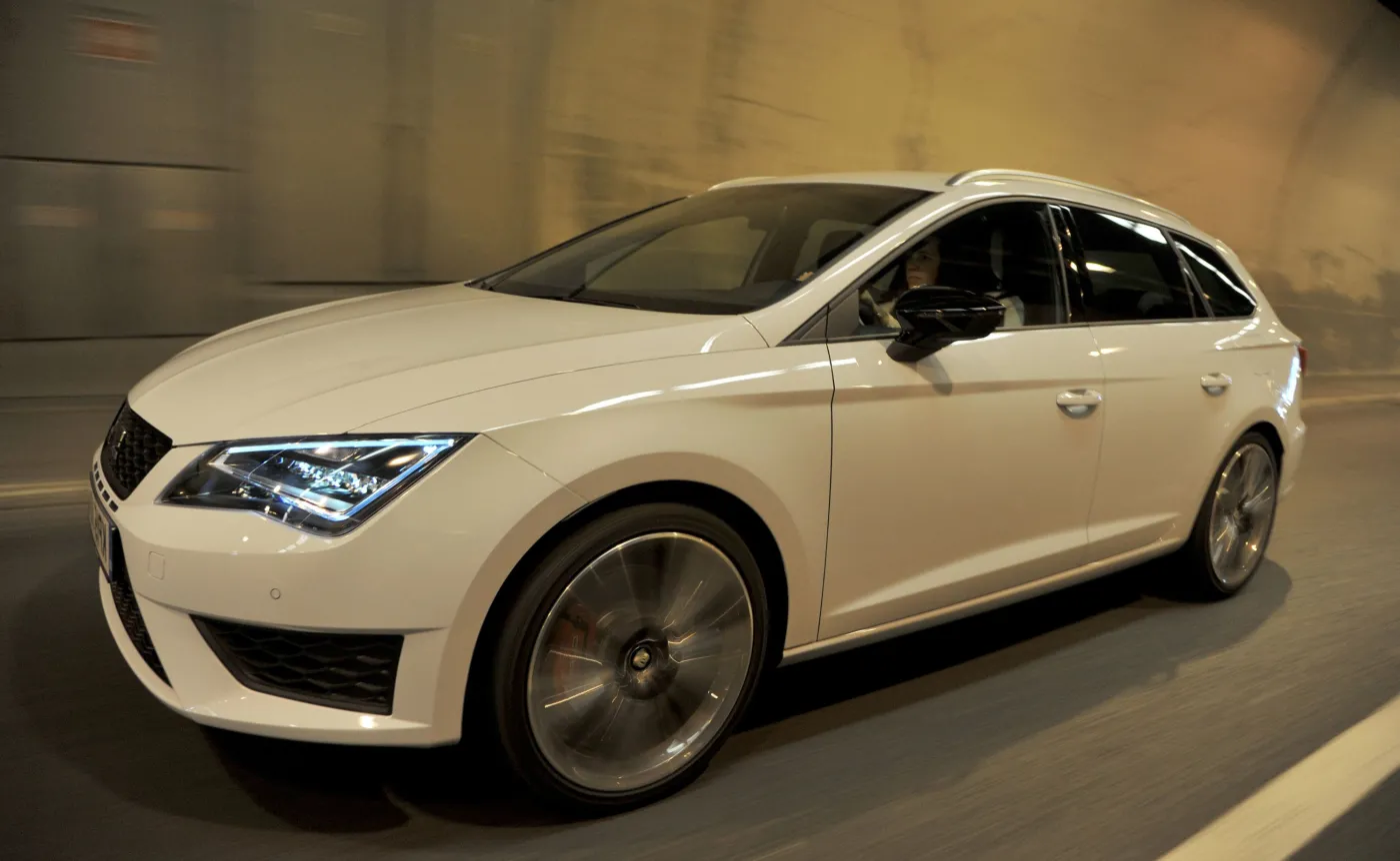 8605965-seat-leon.jpg